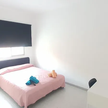 Centricas, Tranquilas Y Acogedoras De Matrimonio En Vivienda Compartida Валенсия