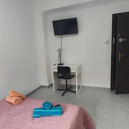 Centricas, Tranquilas Y Acogedoras De Matrimonio En Vivienda Compartida Проживание в семье *