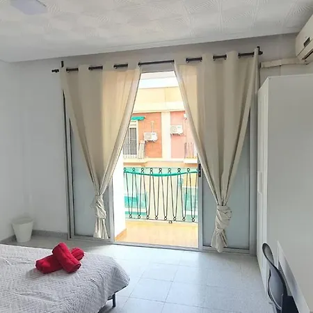 Centricas, Tranquilas Y Acogedoras De Matrimonio En Vivienda Compartida * Валенсия